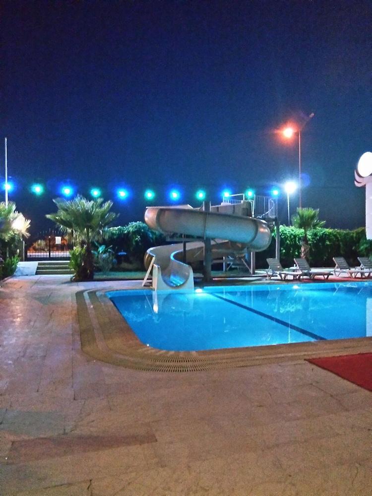 Mikado Hotel Махмутлар Екстериор снимка